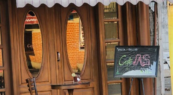 4.-Ace-Cafe-کافه-آس
