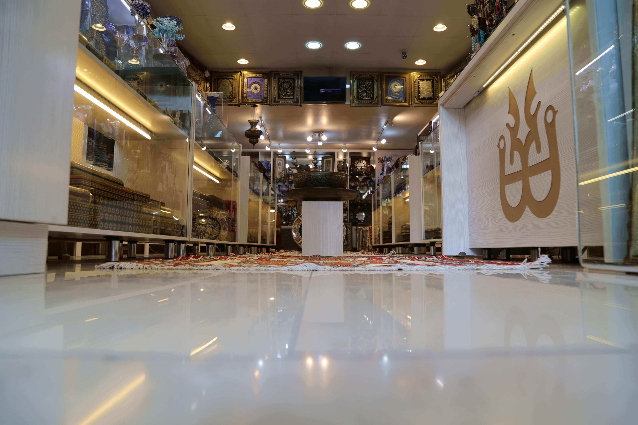 فروشگاه صنایع دستی چهلستون